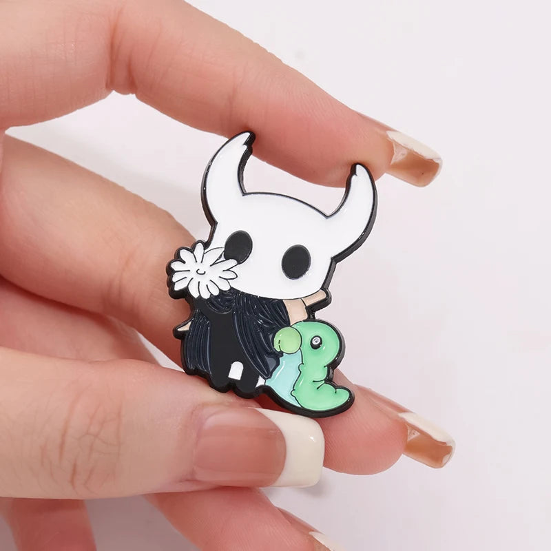 Hollow Knight The Knight & Grub Enamel Pins, Cute Game Brooch, Collectible Lapel Pin - Cartpitol