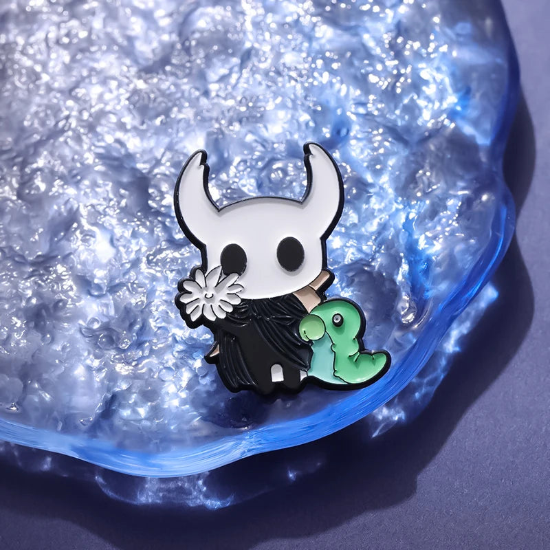 Hollow Knight The Knight & Grub Enamel Pins, Cute Game Brooch, Collectible Lapel Pin - Cartpitol