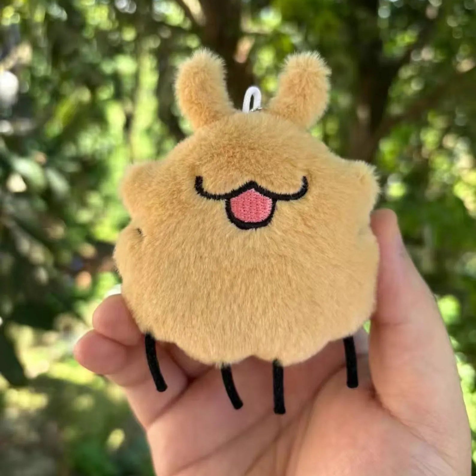 Silksong Flea Plush Keychain, Squeaky Backpack Charm Cartpitol