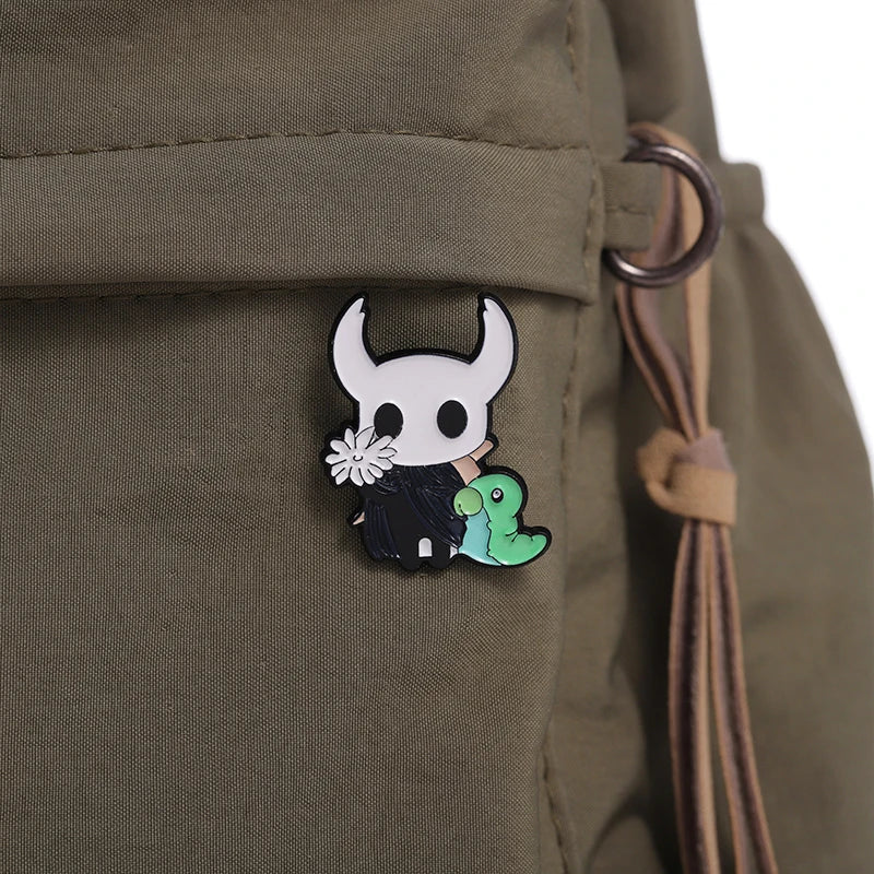 Hollow Knight The Knight & Grub Enamel Pins, Cute Game Brooch, Collectible Lapel Pin - Cartpitol