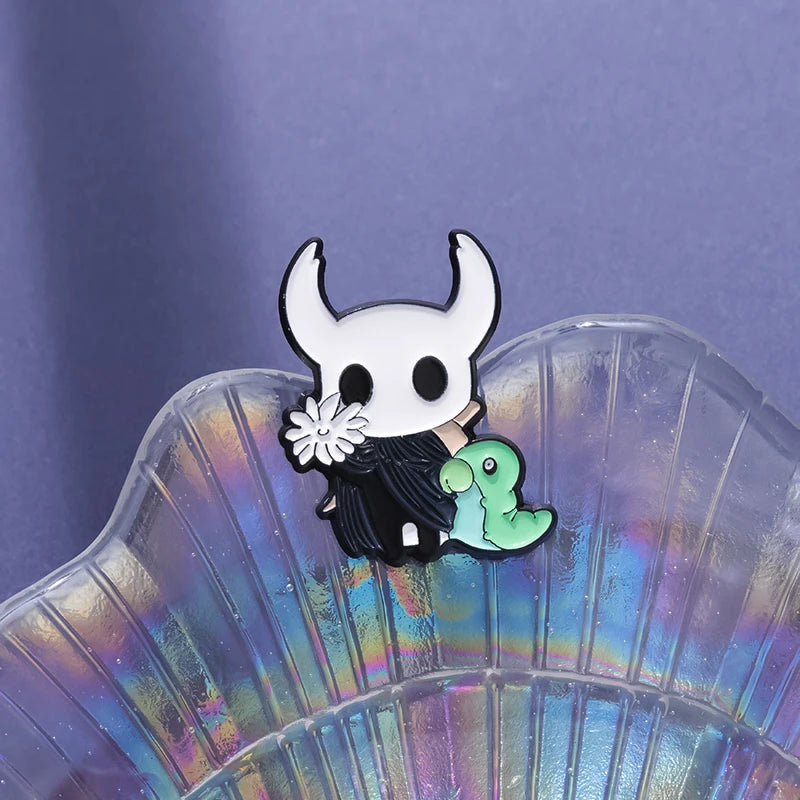 Hollow Knight The Knight & Grub Enamel Pins, Cute Game Brooch, Collectible Lapel Pin - Cartpitol